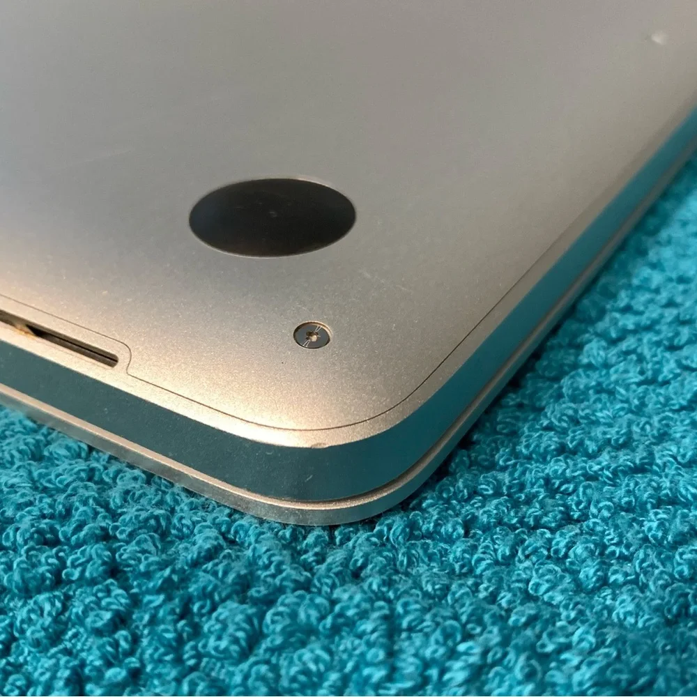 MacBook Pro 13 with Accessories